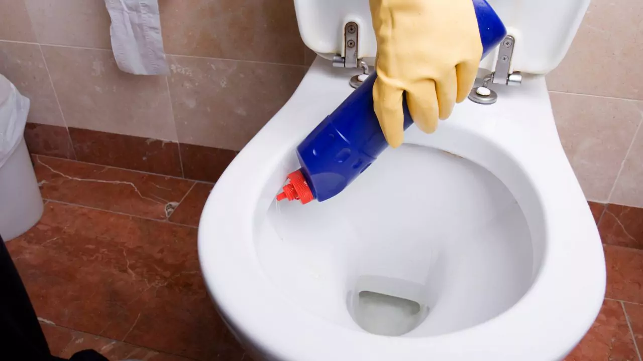 9 Tips Efektif Mengatasi WC Mampet Dengan Sunlight 15 langkah-mengatasi-wc-mampet-dengan-sunlight