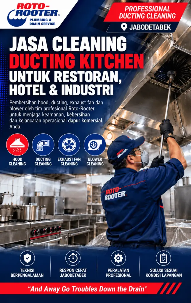 Teknisi melakukan cleaning ducting kitchen restoran dan hotel